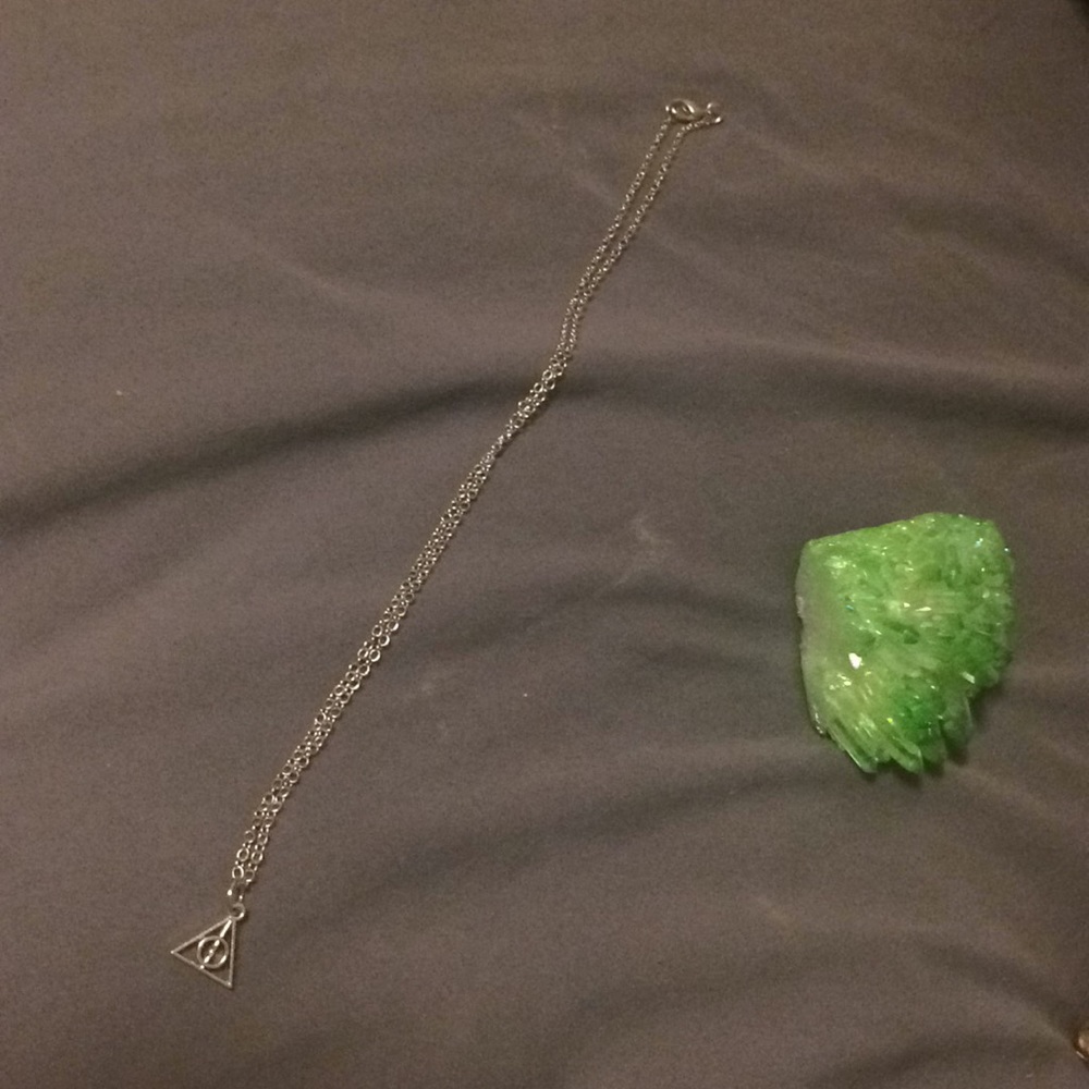 ⚡️HARRY POTTER deathly hallows Charm necklace⚡️ - Picture 2 of 4